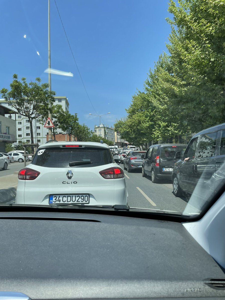 Her hafta sonu ümraniye millet bahçesi veNikah salonu yüzünden bu ön caddede trafik kilitleniyor kısa bir mesafeyi bir saatten fazla sürede geçiyoruz millet bahçesinin arka yoldada girişi var enazından haftasonu arka cadeden girişe izin verilse etkili olsadahai <a href="/ismetyildirimtr/">İsmet Yıldırım</a>