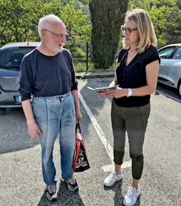 SeverineGineys's tweet photo. #legislatives2022 de village en ville la #ciro107 #Ardèche au plus proche des commerces et des gens. L'enchaînement de sillonner les routes d'Ardèche. Merci ! #leCheylard #arcons https://t.co/2cY8JamDvv
