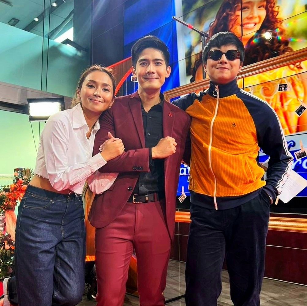 robertmarion's tweet photo. Just want to share how proud I am of these two. I will perpetually be a friend and a fan. Time to shine, again. ❤️💚💙
#2G2BT @bernardokath @imdanielpadilla https://t.co/IVHh91wGaE