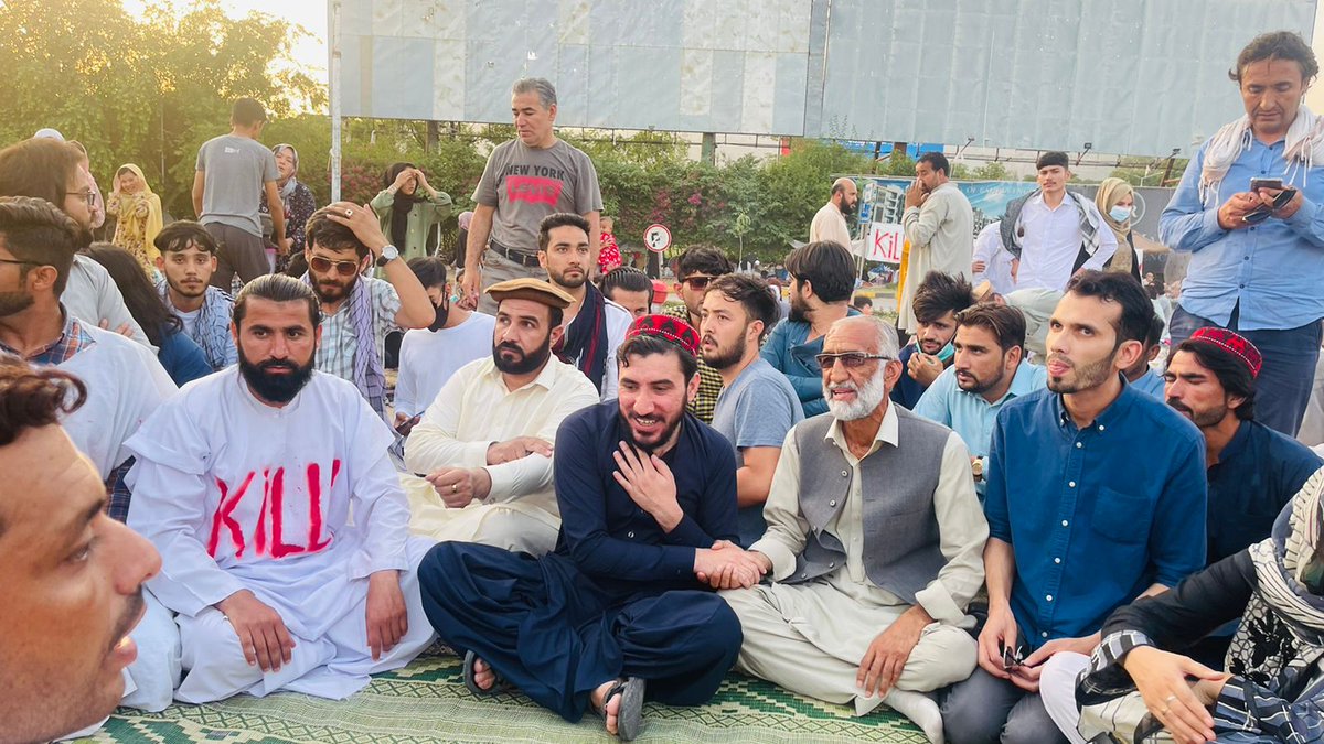 tahirptm's tweet photo. زمونگ د اسلام اباد د PTM ملګرو او د منظور پښتین ځینې عکسونه د افغان کډوالو په #اسلام_اباد کیی یوه احتجاجي کمپ کې د ګډون پرمهال.
#LarAwBar #YoAfghan https://t.co/kvaIdMvPb1