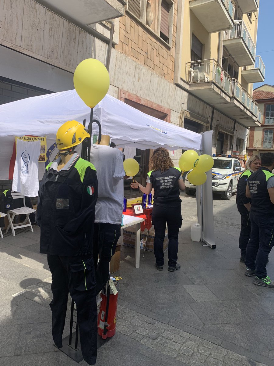 PCVALENZA's tweet photo. 📢 A Valenza è tempo di BUN PAT 📢

📍Nella giornata odierna per le vie del centro della Città  di #Valenza si sta svolgendo la fiera del Bun Pat

📌Passateci a trovare al nostro gazebo sul Corso Garibaldi, vi aspettiamo fino alle ore 19:00

#protezionecivile #pcprovAl https://t.co/KkWeNqA7l8