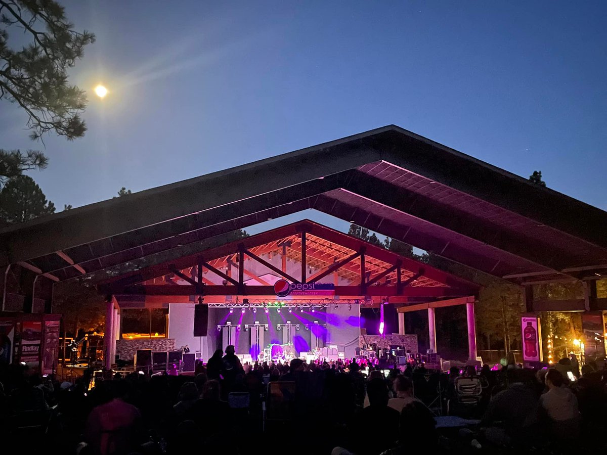 DavePrattLive's tweet photo. Another concert from one of our awesome Star Worldwide Networks Agency clients and friends, R Entertainment. 311 at Pepsi Amphitheater in Flagstaff. We also promoted the legend, Smokey Robinson at Cliff Castle last night!
#arizonaconcerts #concert #concerts2022 https://t.co/vbAo8Z7VB8