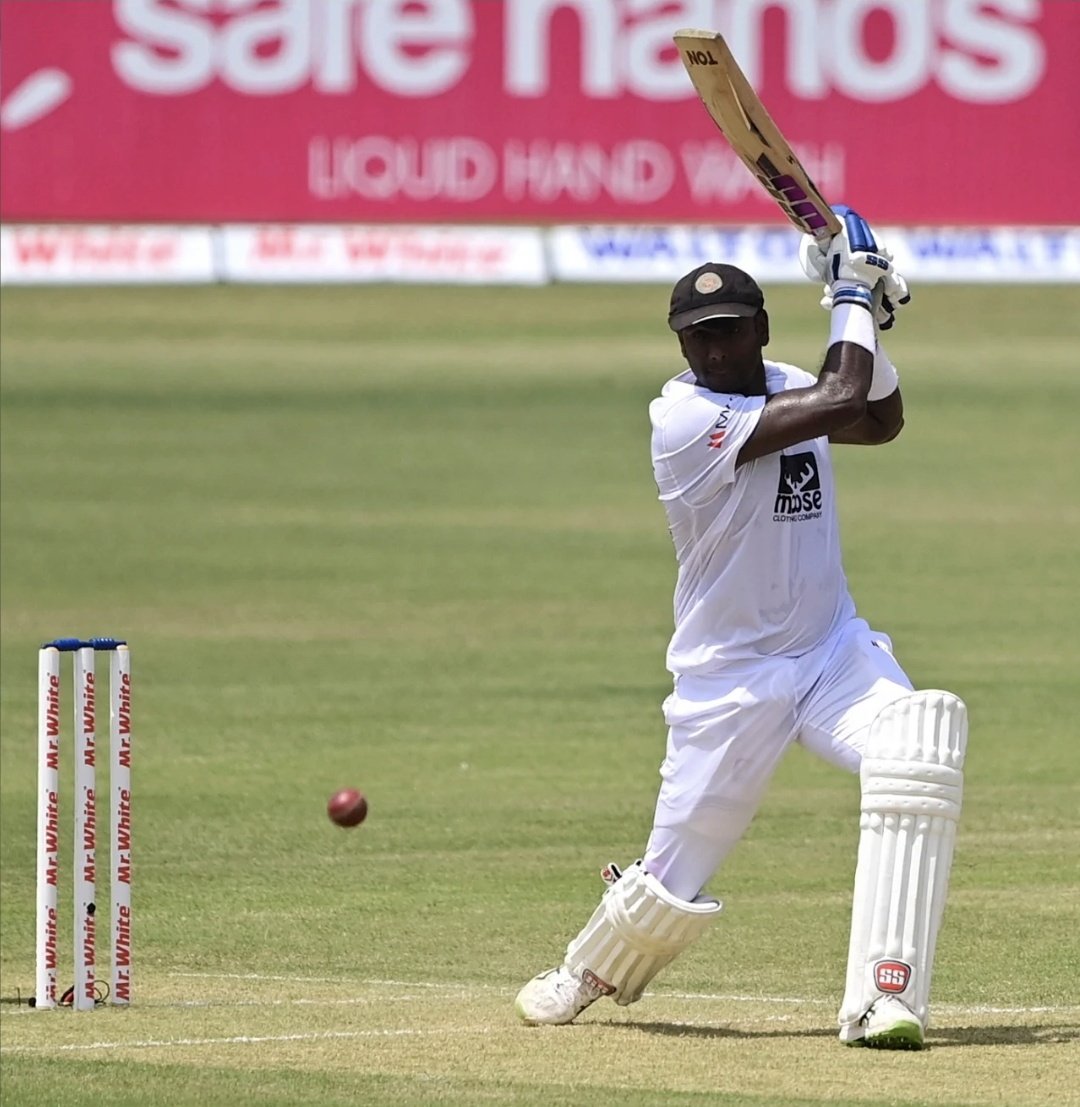 Prabathkv96's tweet photo. Mathews gets his 12 test match 1️⃣0️⃣0️⃣. What a superb knock 👏🏼  #SLvBAN https://t.co/r6X9CeyZX4