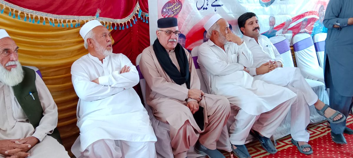 ANPMarkaz's tweet photo. شمولیتی تقریب میں کثیر افراد نے دیگر سیاسی جماعتوں سے مستعفی ہوکر اے این یی میں شمولیت اختیار کی۔ ��س موقع پر ضلعی کابینہ، تحصیلوں کے ذمہ داران اور کثیر تعداد میں دیگر ذمہ داران اور کارکنان بھی موجود تھے۔
#ANP | #ANPUpperDir https://t.co/ZM7tXt5BQt