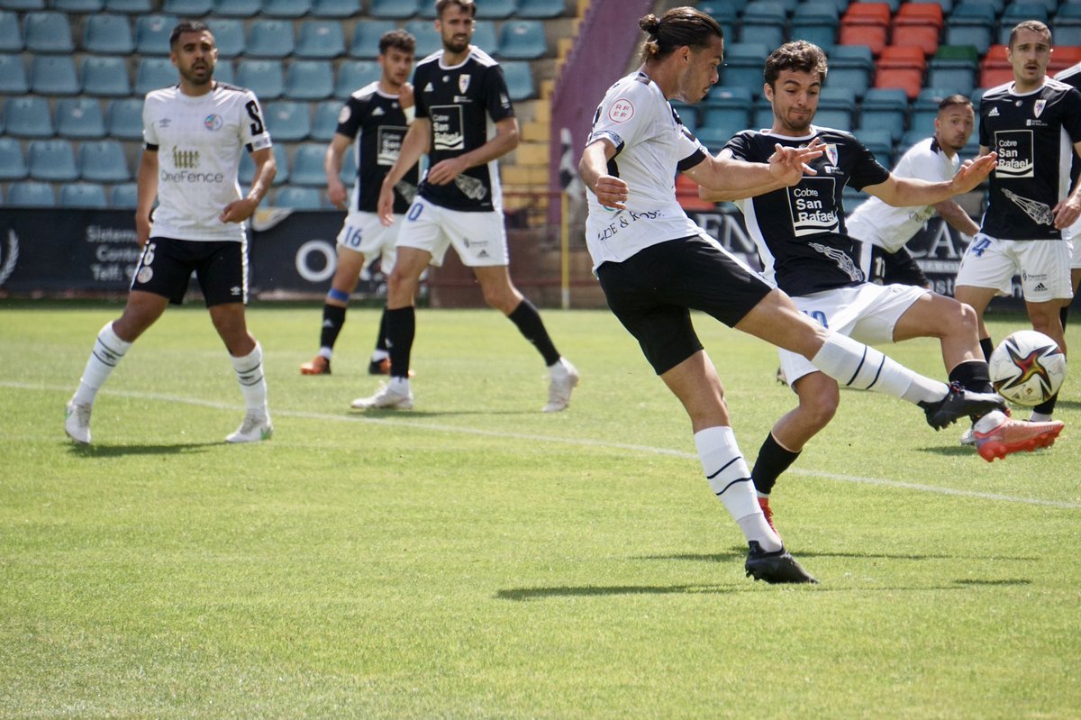 SalamancaCFUDS's tweet photo. |DESCANSO| 🤚🏾

0| @SalamancaCFUDS 
1| @SD_Compostela 

 #SalamancaUDSCompostela  | #HalaUnión | 🏳️🏴 https://t.co/5MRdkolGcS
