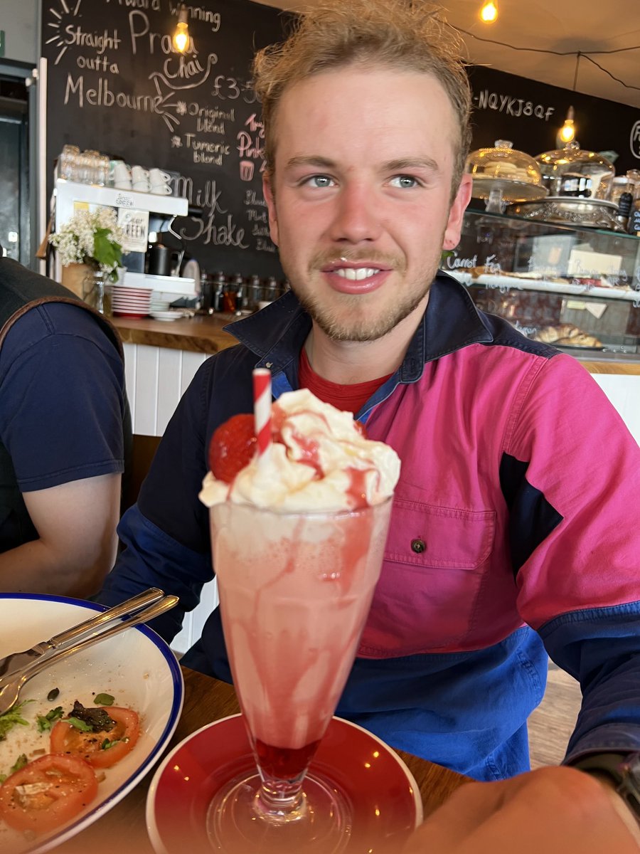 fotheringham07's tweet photo. #fig&amp;olive https://t.co/bwDauTL2gO