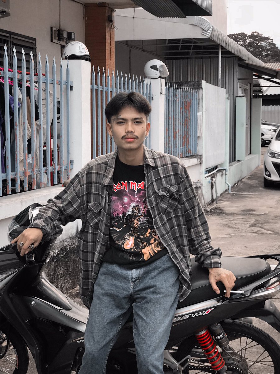 daa86145308's tweet photo. ไม่หล่อให้สาวเลี้ยว แต่กินเกี้ยวเตี๋ยวให้สาวเลี้ยง🔞🖤 https://t.co/uHGvDT17cw
