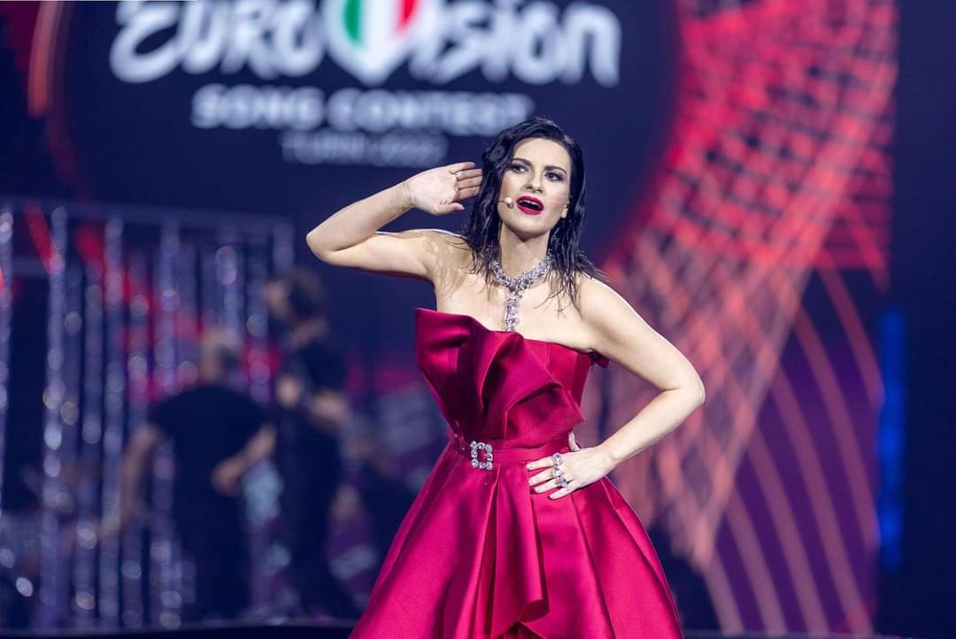 toninopau's tweet photo. #Eurovision2022 #laurapausini #music #TheQueen https://t.co/mYeV3wBpI0