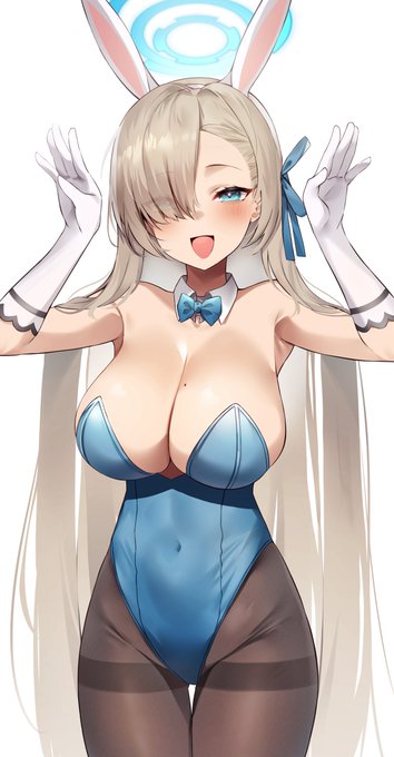 #ストッキングの日
ストッキングなのかタイツなのか🤔 