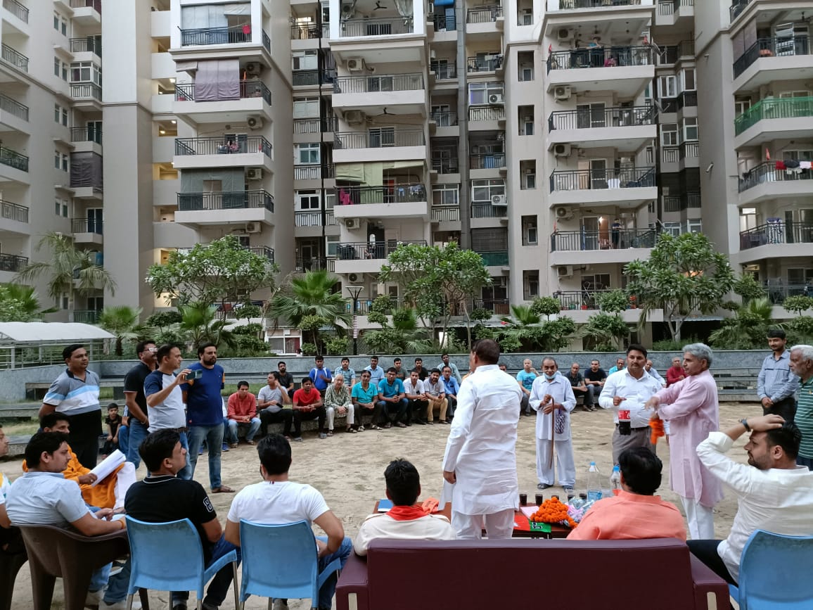 ravibhadoria's tweet image. गौर सिटी की गैलेक्सी नार्थ एवेन्यु 2 सोसायटी में आज क्षेत्र के लोकप्रिय विधायक आदरणीय @tejpalnagarMLA गुरुजी के साथ स्वागत समारोह में उपस्थित रहा।