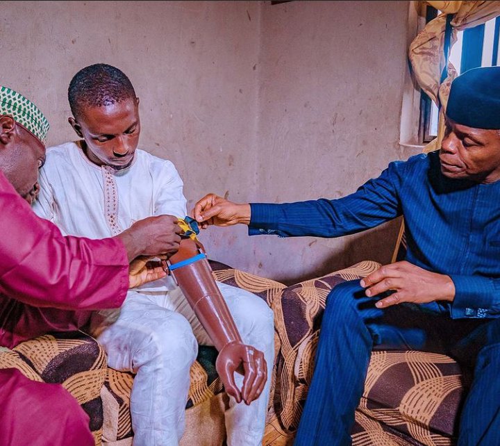 NigeriaHeist's tweet photo. You know that I know that he deeply cares about and is close to the people, that's why he's loved ...
@EkitiKetekan1 @SusanHenshaw50 @2023PYOAmb @Agent23PYO @lagos_PYO @AdejumoAbayomi4  @babangidarimi1 @akandeoj @ekpesfrancis @lollylarry1 @gozie____ @OfficialAPCNg  @Bonazo5 https://t.co/bPpDeXC2KX
