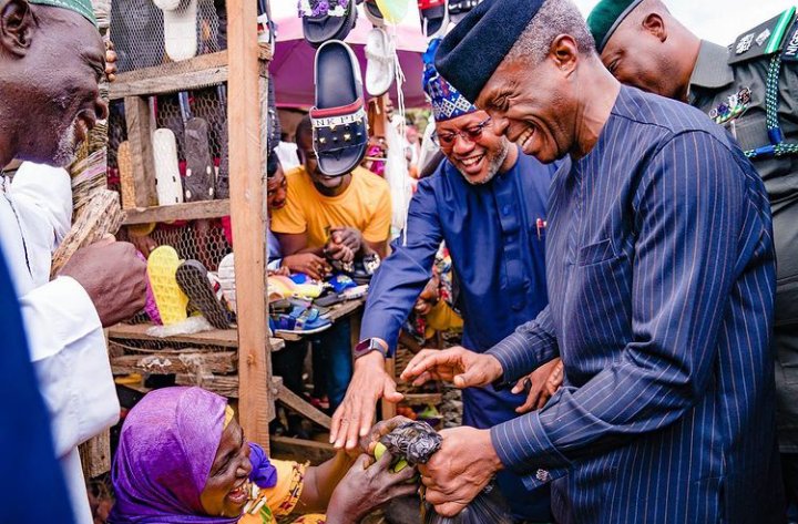 NigeriaHeist's tweet photo. You know that I know that he deeply cares about and is close to the people, that's why he's loved ...
@EkitiKetekan1 @SusanHenshaw50 @2023PYOAmb @Agent23PYO @lagos_PYO @AdejumoAbayomi4  @babangidarimi1 @akandeoj @ekpesfrancis @lollylarry1 @gozie____ @OfficialAPCNg  @Bonazo5 https://t.co/bPpDeXC2KX