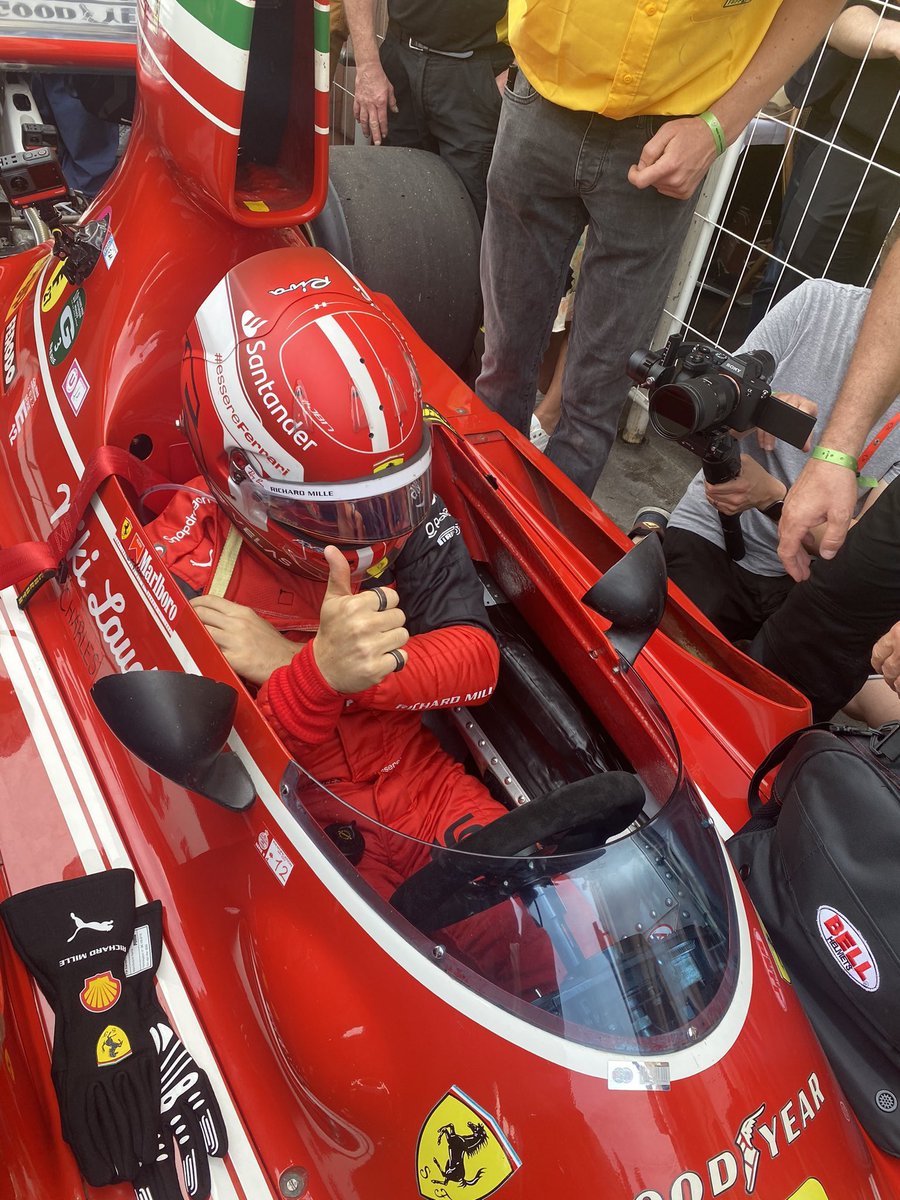 ArabicFerrari's tweet photo. تولى شارل قيادة سيارة الراحل نيكي لاودا، فيراري  #312T 💨🏎

 بينما شارك سائق فيراري السابق جاكي إيكس بسيارته فيراري #312B 💨🏎

[3/2]

#فيراري #فورملا #فورملا1 #essereFerrari https://t.co/AvnaBXPcEu