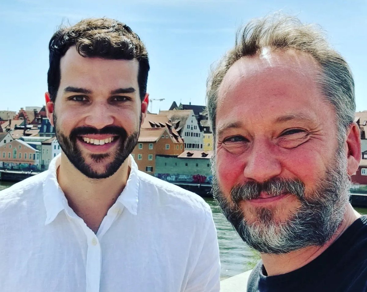 huettemann's tweet photo. ☀ Teamtreff mit dem lieben Kollegen @benjaminaifa - auch hier in #regensburg ist Homeoffice @NetzwerkEBD 🇪🇺 🏡 https://t.co/wRvresASHK