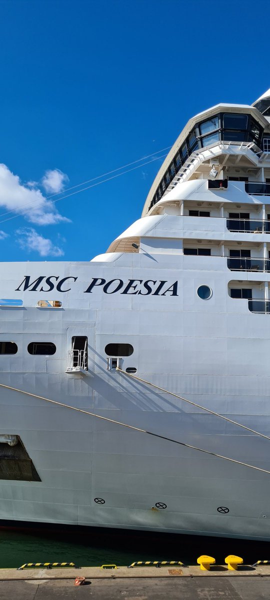 gogdynia's tweet photo. MSC POESIA otwiera sezon wycieczkowców w Gdyni 😃🚢
#gogdynia #wycieczkowiec #nabrzeże #mscpoesia #msccruiser #cruise #cruiser #sezon #maj #wiosna #trojmiasto #gdynia #weekend https://t.co/nRSPSYb28R
