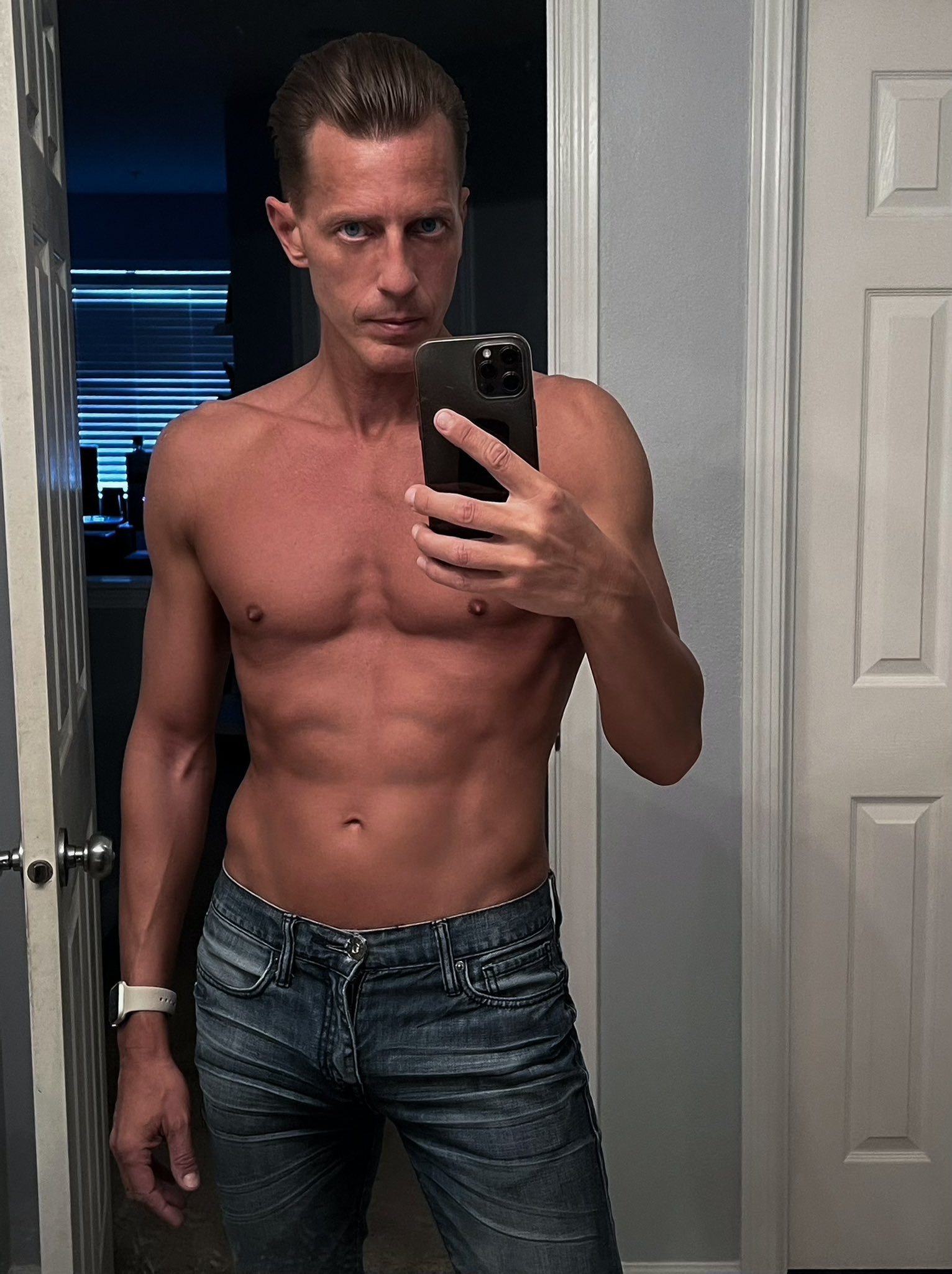 Going out tonight, who’s with me? https://t.co/7dhG4zVOvV for all my pics and vid’s! $5 #man  #men #abs