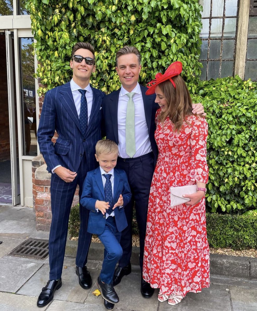 NotRussell63's tweet image. The brothers wedding day!