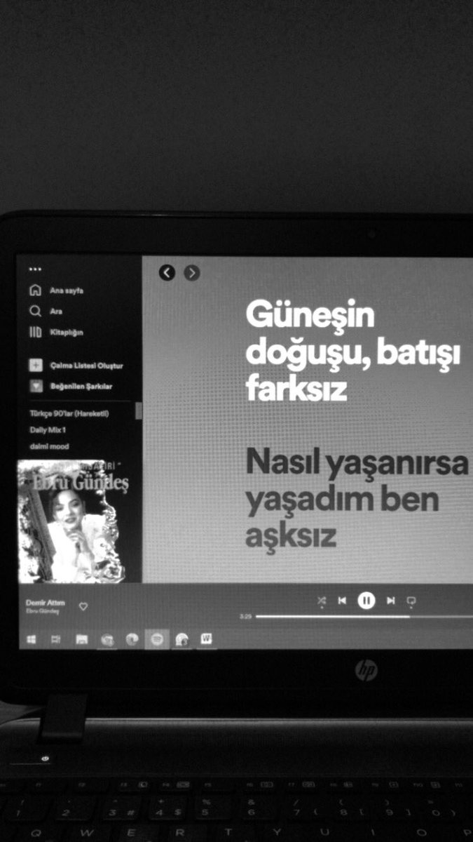 dnmzrm's tweet photo. demir attım yalnızlığa 
bir hasret denizinde https://t.co/z8ztt31oBO
