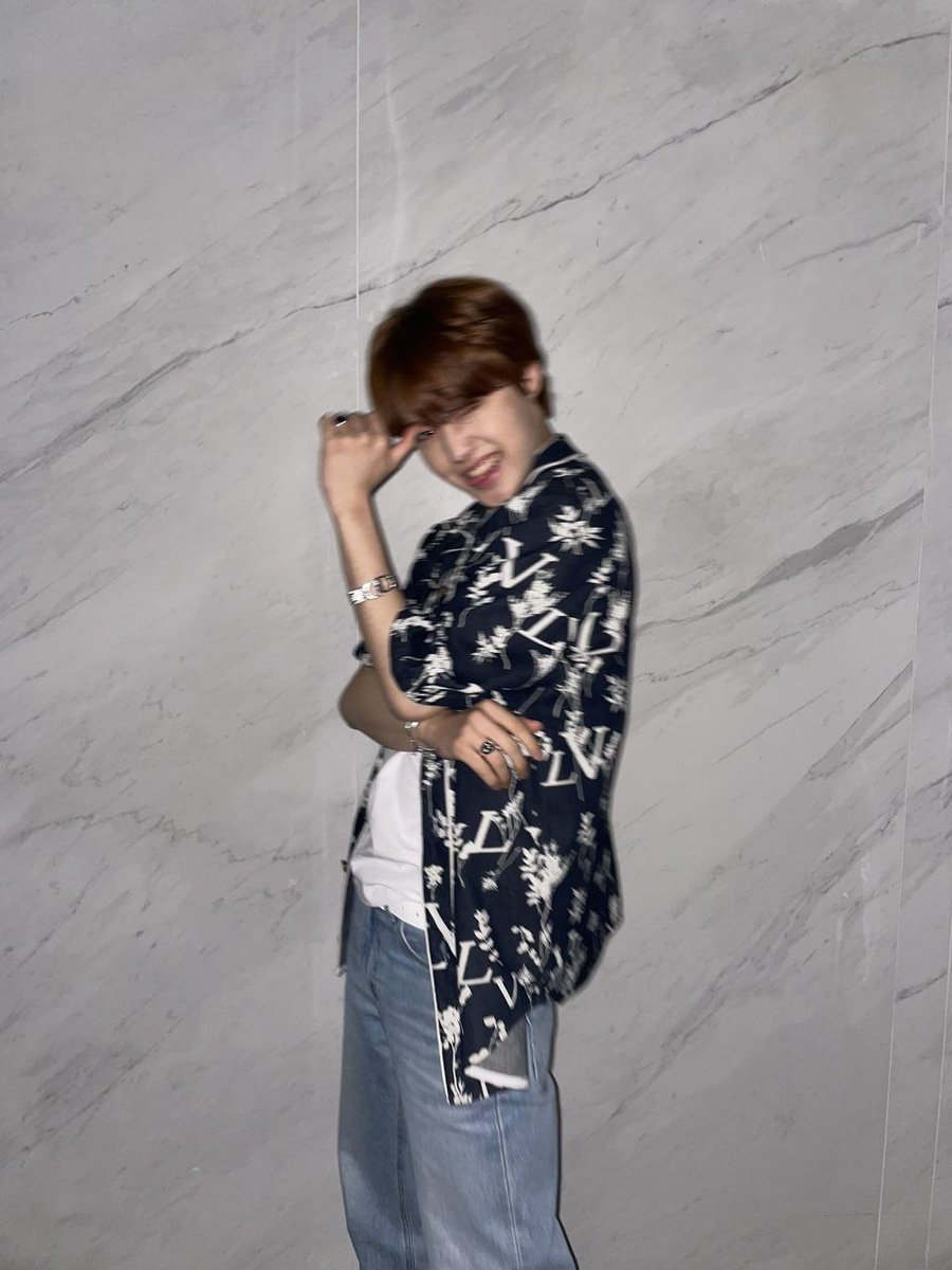 TeumeStream_INA's tweet photo. DOYOUNG BLOOMS AT 20 🥳

#도영이_성년의날 
트레저 도영 #DOYOUNG #도영 https://t.co/DdW4HmorMH
