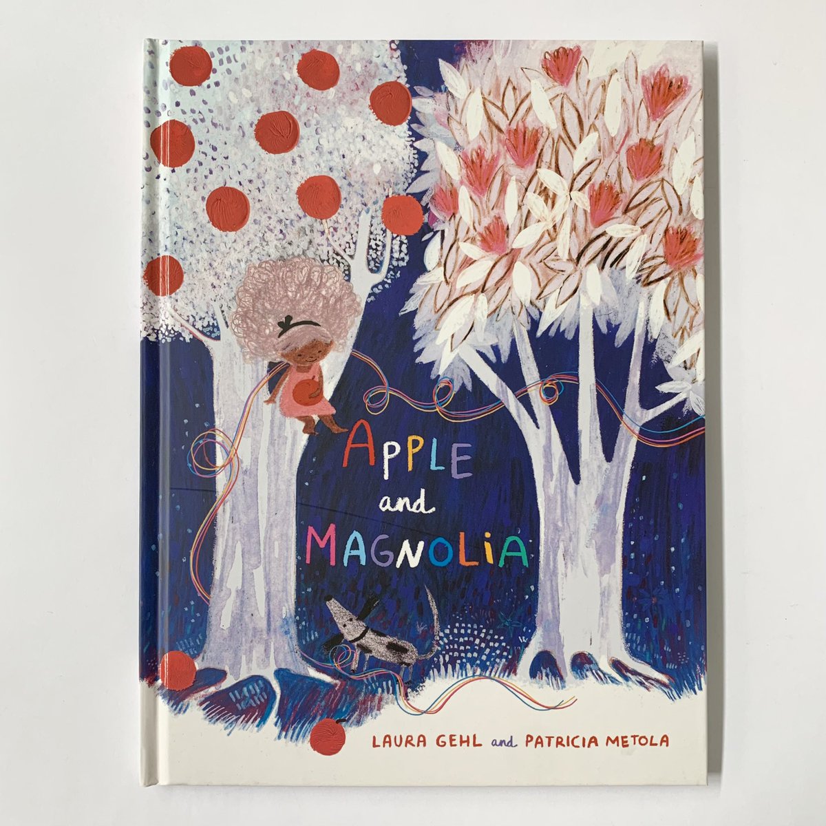 talesfortadpole's tweet photo. We love this book by #LauraGehl about how trees communicate with each other โค๏ธ Beautiful illustrations by #PatriciaMetola will carry you to a very sweet land of apples and magnolia blossoms! ๐๐ธ #nature #naturalworld https://t.co/CRc8RcHV84