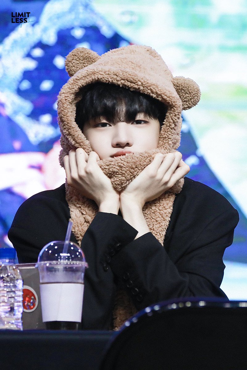 LIMITLESS1206's tweet photo. 220515 메이크스타 대면팬싸
HQ🐻🐻 
언제까지 귀여울 거야ㅠㅠㅠ
#재찬 #JAECHAN #DKZ https://t.co/M41jQucplI
