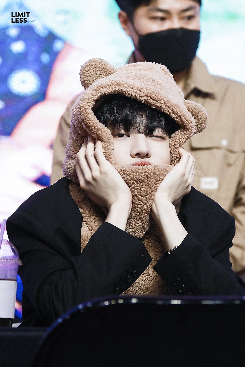 LIMITLESS1206's tweet photo. 220515 메이크스타 대면팬싸
HQ🐻🐻 
언제까지 귀여울 거야ㅠㅠㅠ
#재찬 #JAECHAN #DKZ https://t.co/M41jQucplI