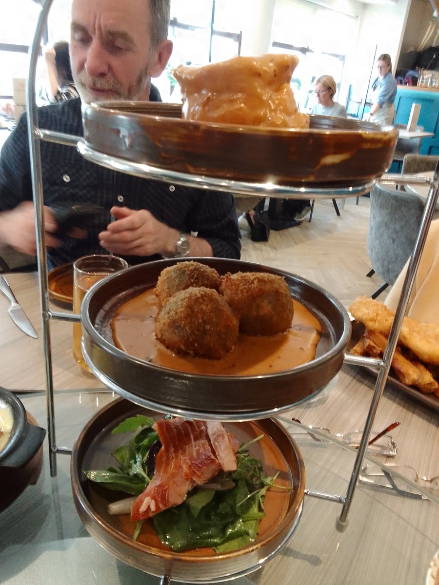 ReidSteviereid's tweet photo. Really enjoyed Christie's Scottish Tapas Restaurant in Falkirk..to cap off the birthday weekend #awfybraw #sunburnt https://t.co/yoZ2I8ju82