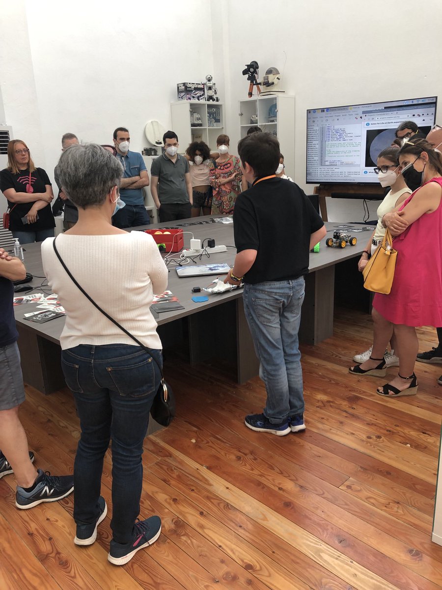 CoderDojoPavia's tweet image. All’inaugurazione del Ctrl+alt museum i ninja raccontano #spacelab #esa #astropi #manorobotica