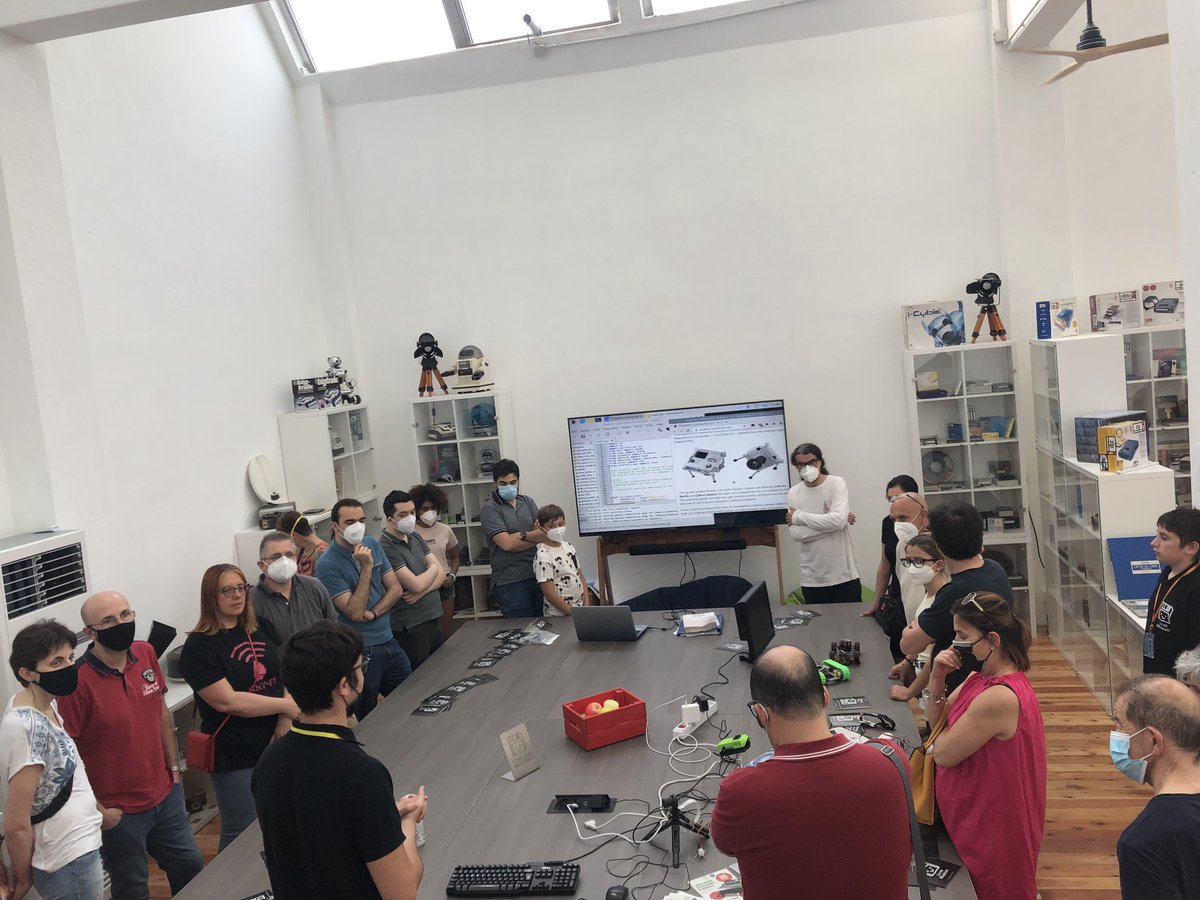 CoderDojoPavia's tweet image. All’inaugurazione del Ctrl+alt museum i ninja raccontano #spacelab #esa #astropi #manorobotica
