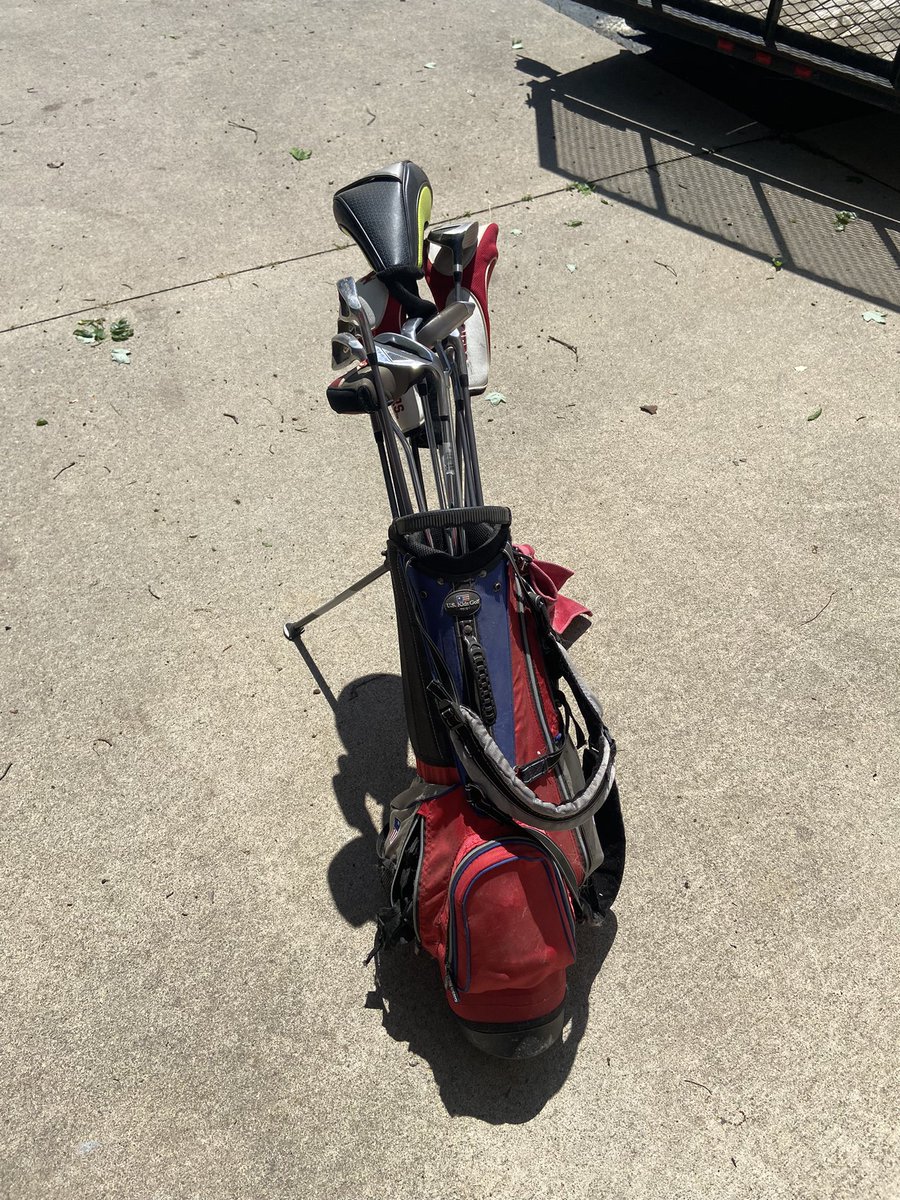 coachthompson44's tweet photo. This is how much I love @BarrReeveGolf. I’ve loaned my Viking bag out so that a JV player will have a team bag…so today as I play in the Kendall Murphy outing…I will be using my son’s Junior bag. #dontmakefun https://t.co/9dXqUYLcUD