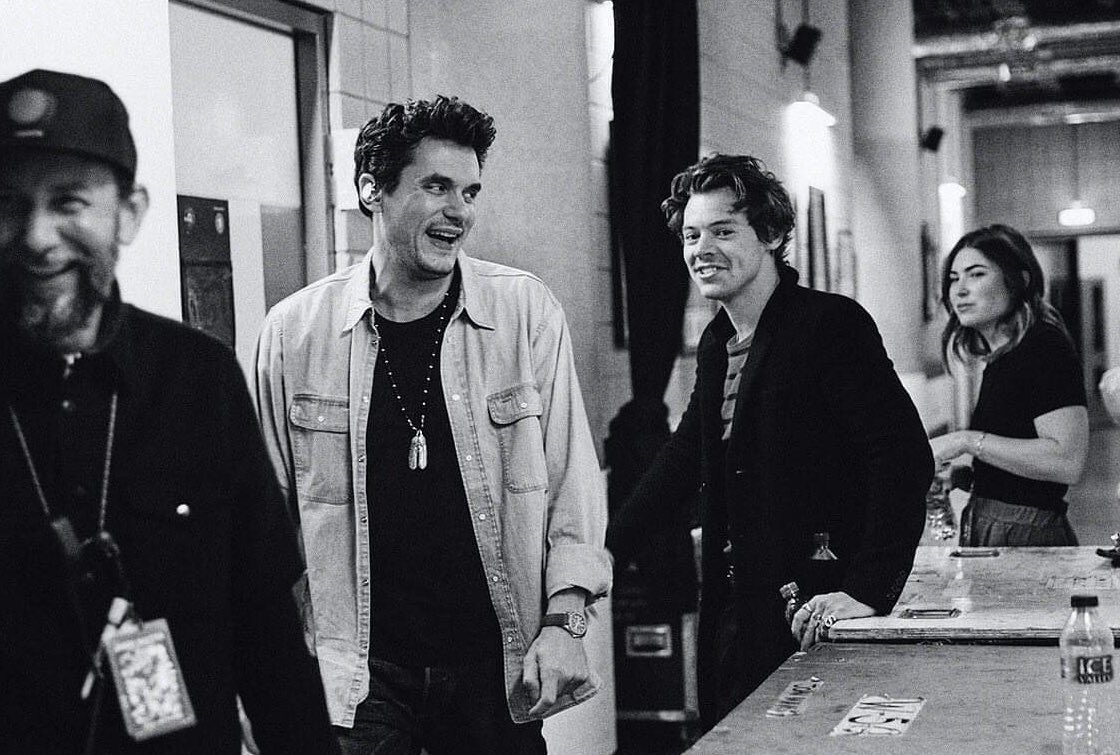 John Mayer is credited for playing the electric guitar on Daydreaming #HarrysHouse