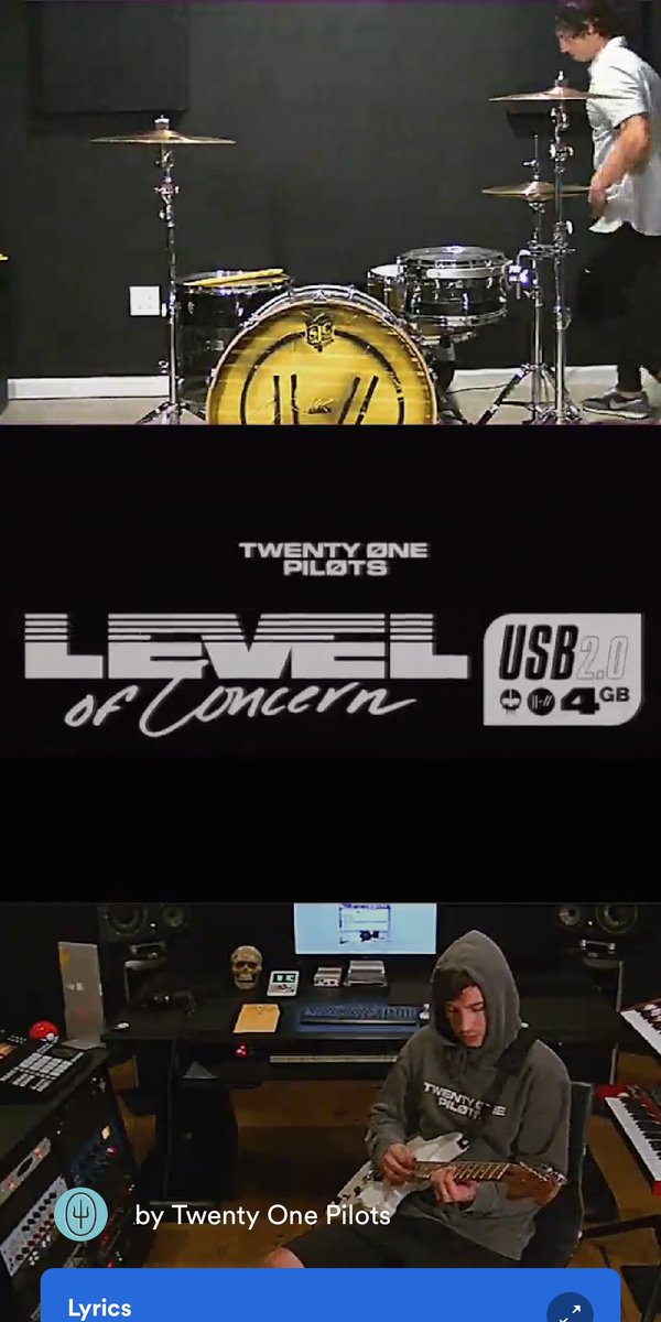 lilbearnorth's tweet photo. Literally panicking over here 🙈😅.
Kidding aside, this song eased my worrying thoughout the mad 2020s. Can't thank enough for its existence. Thank you  @twentyonepilotsfor this masterpiece! 🤘

#TOPCINEMAEXPERIENCEPH 
@WarnerMusicPH @philconcerts https://t.co/FpObGbCUVE