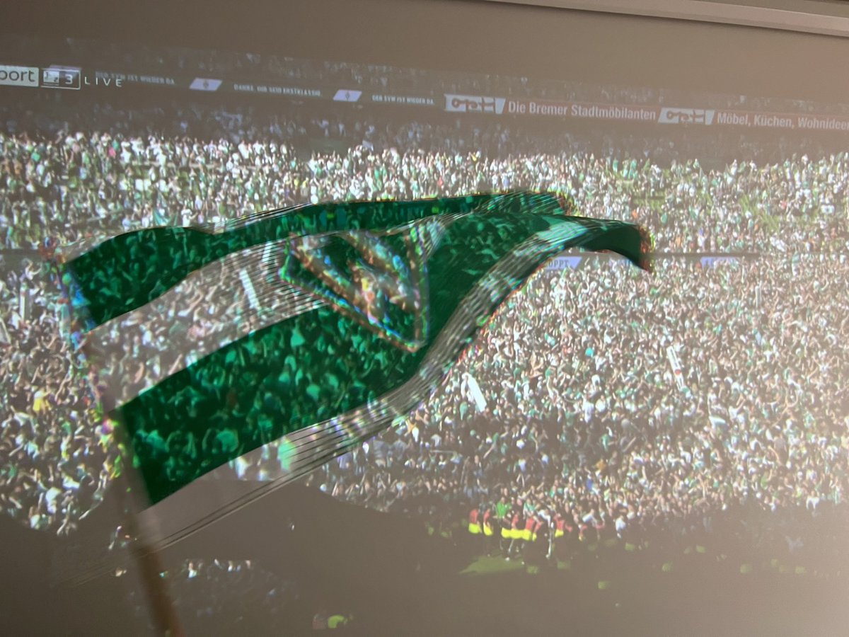 QuickJochen's tweet photo. Wir sind Werder Bremen💚💚💚💚🤍🤍🤍🤍❤️ https://t.co/3SZoTT4Hfu