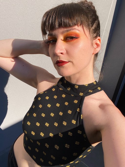 Lunar eclipse vibes https://t.co/xIsWVY0XhU