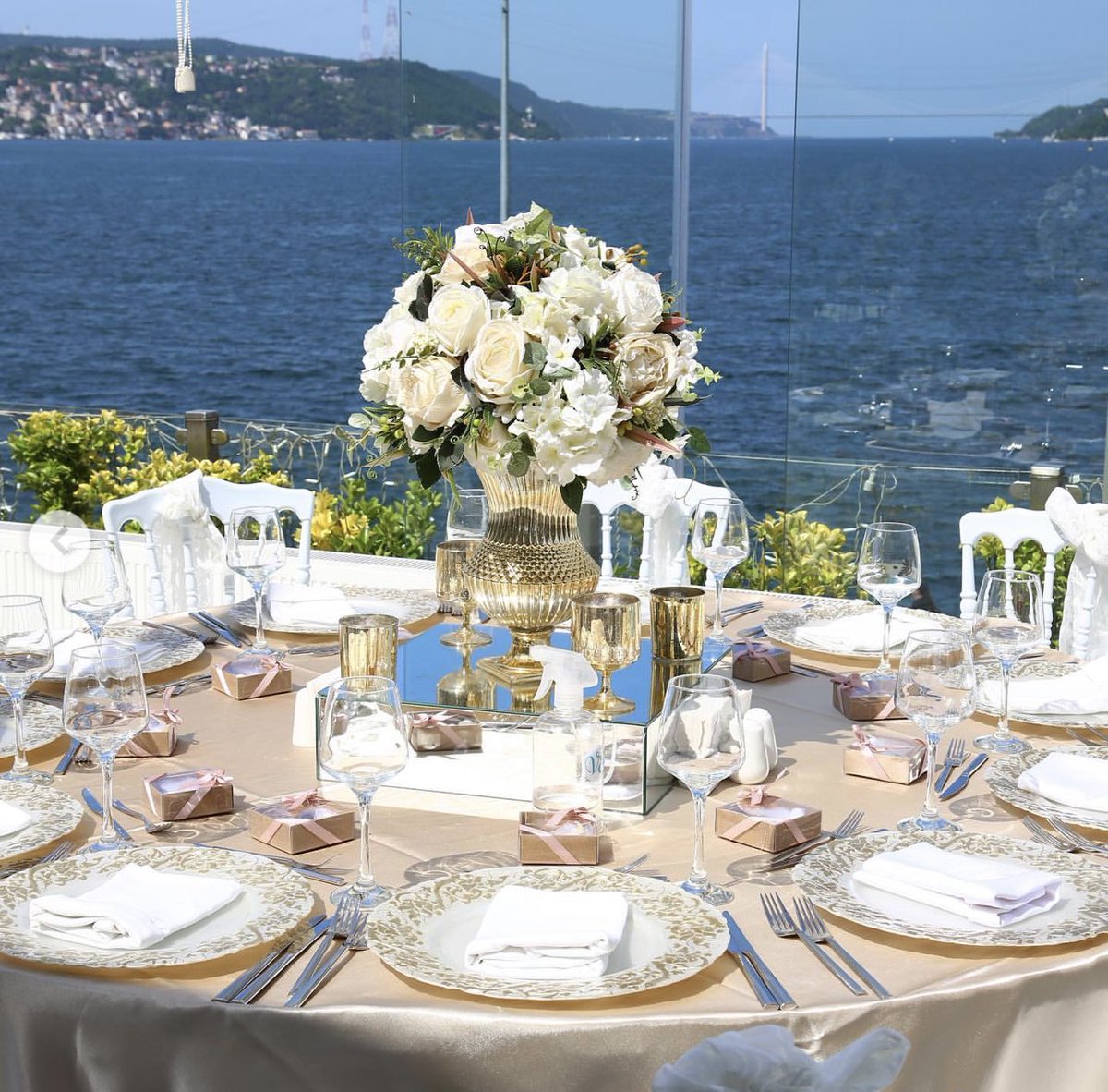 28 Mayıs Cumartesi akşamı "VE Hotels Boğaziçi'nde" gerçekleşecek olan Gala Yemeğimizde Boğaz'ın eşsiz manzarasının tadını çıkaracak, canlı müzik eşliğinde günün yorgunluğunu atacaksınız 🥳

Geç Kayıt ve Aktif Katılım Başvurusu ➡️ bio
Detaylı Bilgi İçin ➡ kongre.bezmialem.edu.tr