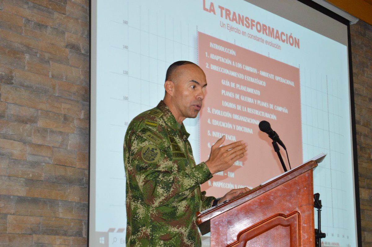Ejercito_Div8's tweet photo. #Ahora en la #OctavaDivisión es presentado el libro “Ejército Nacional, 50 años de transformaciones”. Esta socialización impulsada por el comando superior, la realiza el jefe del Dpto Jurídico Integral, BG Oscar Tobar, con el fin de preservar la memoria histórica institucional. https://t.co/5uE2cY7vl8