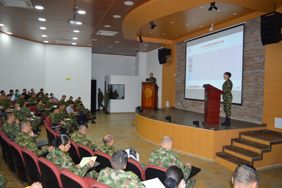 Ejercito_Div8's tweet photo. #Ahora en la #OctavaDivisión es presentado el libro “Ejército Nacional, 50 años de transformaciones”. Esta socialización impulsada por el comando superior, la realiza el jefe del Dpto Jurídico Integral, BG Oscar Tobar, con el fin de preservar la memoria histórica institucional. https://t.co/5uE2cY7vl8