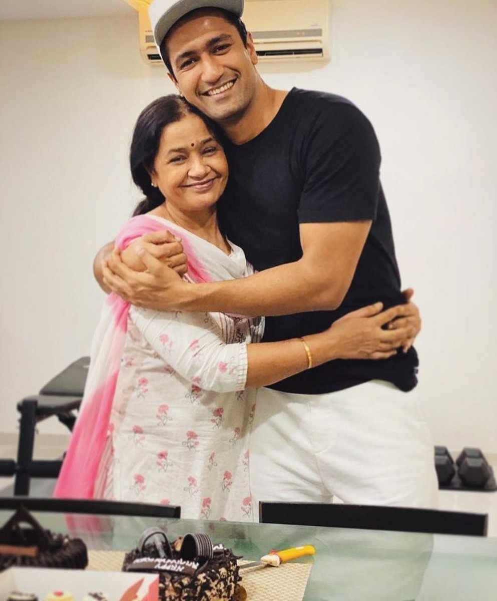 Uaena_VIP's tweet photo. "When a man respects women in his life wether it's his mother, sister or wife, he flourishes in his life"
#HappyBirthdayVickyKaushal https://t.co/cgWO8Y7T23