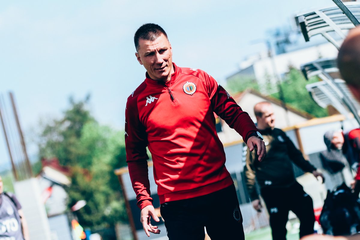 ChrobryGlogowSA's tweet image. 💬 "Jeszcze jesteśmy przy życiu". 

⏯ Konferencja po meczu z @SandecjaNS: youtu.be/FyZ9vt9N2OU