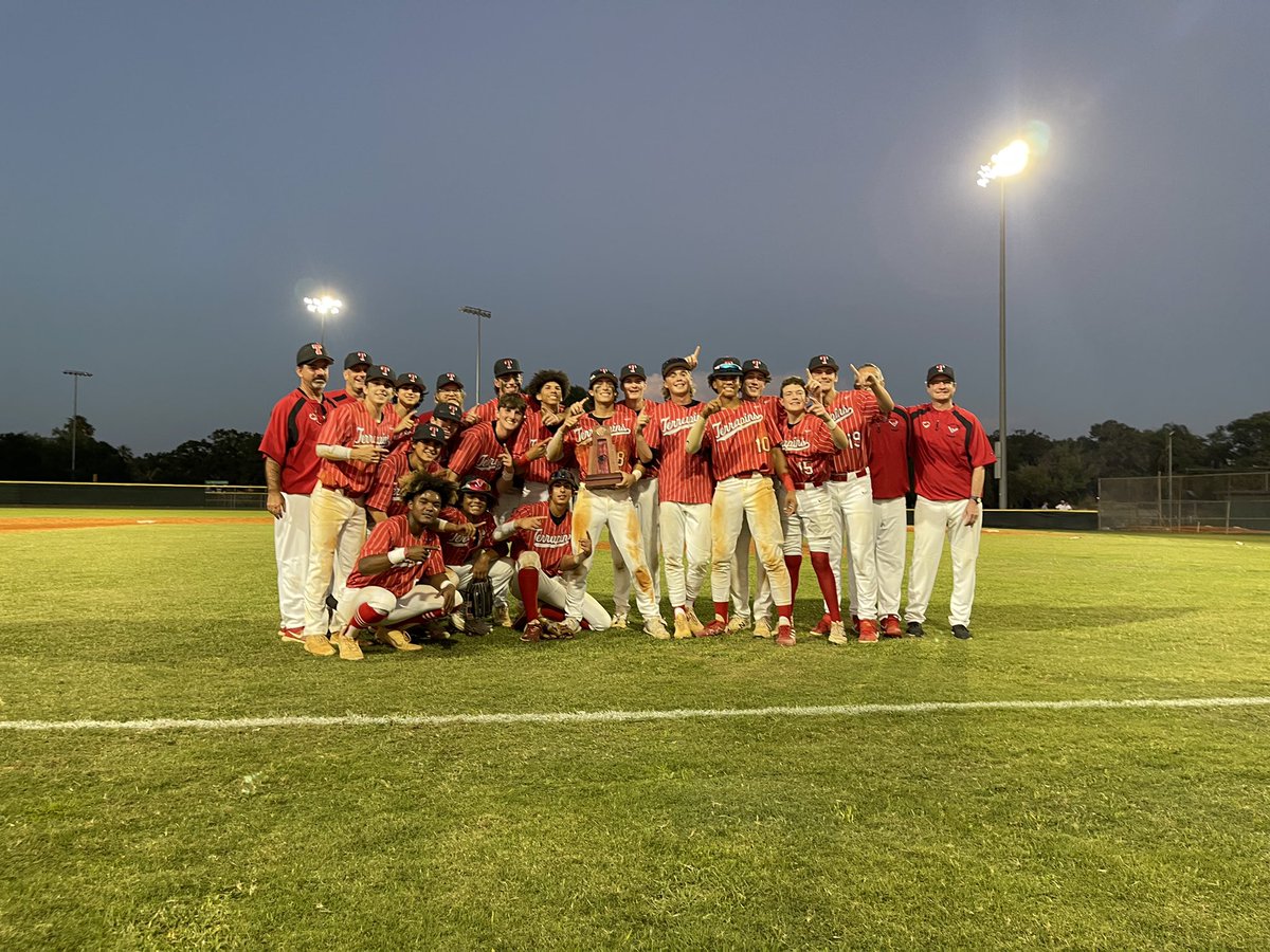 laplace_s42's tweet photo. Solid junior season! Our team went 18-9 with a District Championship, and I batted .333 with 20 hits, 14 RBIs and 3 HRs. Now time for summer! @Steve_Trimper @AlexJurczynski @CoachTRooney @dtisch30 @813Preps @MikeRusso27 @adickson9 #BaseBall  #classof2023 #sports #MLB #uncommitted https://t.co/EHlefeEKio