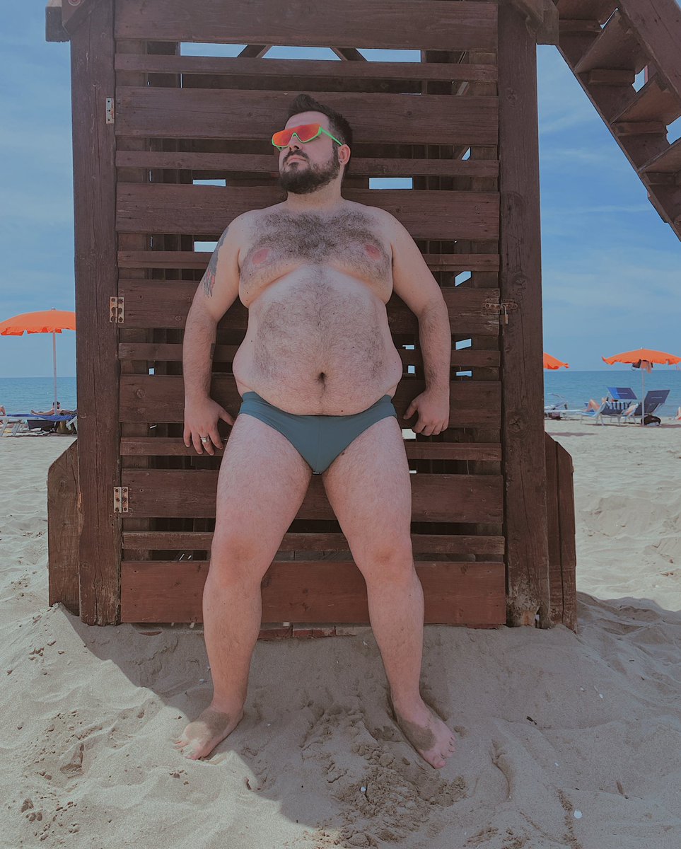 bearshionista's tweet photo. 🇮🇹 Ogni corpo è un corpo da spiaggia: ne parlo su Instagram// 🇬🇧 Every body is a beach body - More on IG 🏷 #menbodypositive #bears ▶️ https://t.co/ZPIB6x2n6S https://t.co/mCSQ3hDOdb