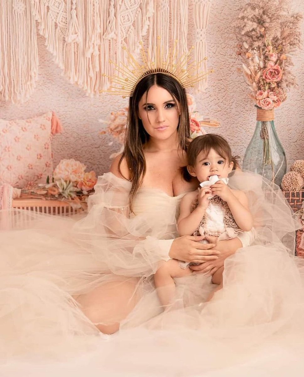 EquipeRBDNews's tweet photo. 📷 dulcemaria: ❤️❤️❤️🤩😍 miren estas fotos por favor !!🤩 sigue el mes de las madres 🙌🏼 vean qué momentos capturó con su lente @gabyaranda__ y los vestidos y el set hermosos!! Cuan es su favorita ?? https://t.co/9H4LVK77kU