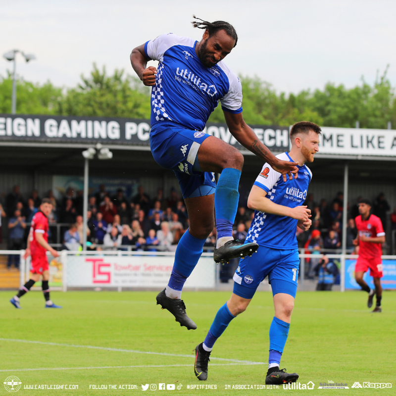 EastleighFC's tweet photo. 📰 | MATCH REPORT

Tyrone Barnett's 90th minute penalty ensured the #Spitfires finished the @TheVanaramaNL campaign with a thrilling 4-4 draw.