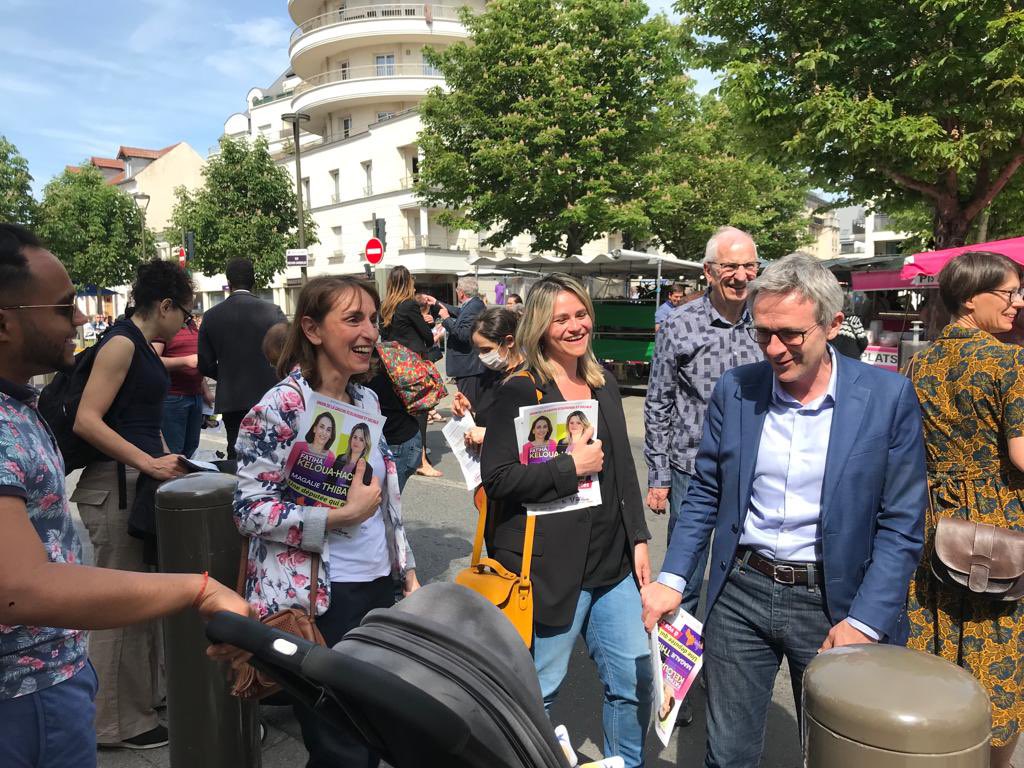 KelouaF's tweet photo. 🤝🏽Aux côtés de @StephanTroussel et de @ThibaultMagalie sur le marché du centre - Place de l’Église à #Rosny pour échanger sur vos préoccupations et soutenir ma candidature pour être une députée qui agit tous les jours à vos côtés ! #NUPES #UnionDeLaGauche #Législatives2022 https://t.co/CDu3LKgGz1
