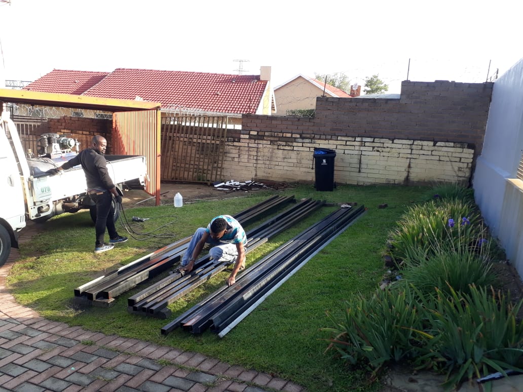 AmukeloProjects's tweet photo. We back with another project, (Slik Talk salute)
I will take you to the progress below. Building a carport of 4 cars parking, braai place πand kitchen sink
#RIPDeborahFraser Orlando Pirates Mihlali Adv Teffo #AmukeloProjects #DJSBU Home Affairs https://t.co/Xv7b9y2zhG