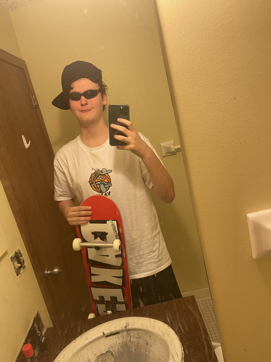 leo_draws_'s tweet photo. Damn it feels good to be a gangsta https://t.co/O12CLNADNO