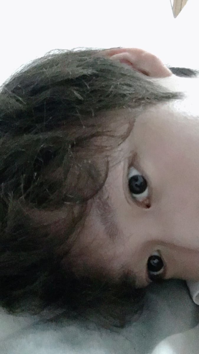 kele0823's tweet photo. 喜欢哥哥的舌头👅#正太脚丫 #裸足 https://t.co/hwy5k54yEd