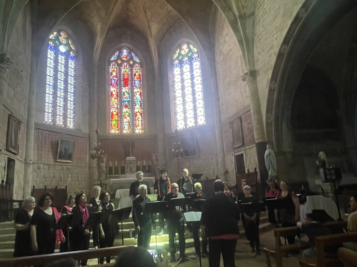 RonnyMazzoleni's tweet photo. #Miradoux concert de la chorale de l’école de musique intercommunale, des œuvres issues de tous les pays, de registres différents, infusons la culture sur l’ensemble de notre territoire 👍 https://t.co/NSX9PMxYSy