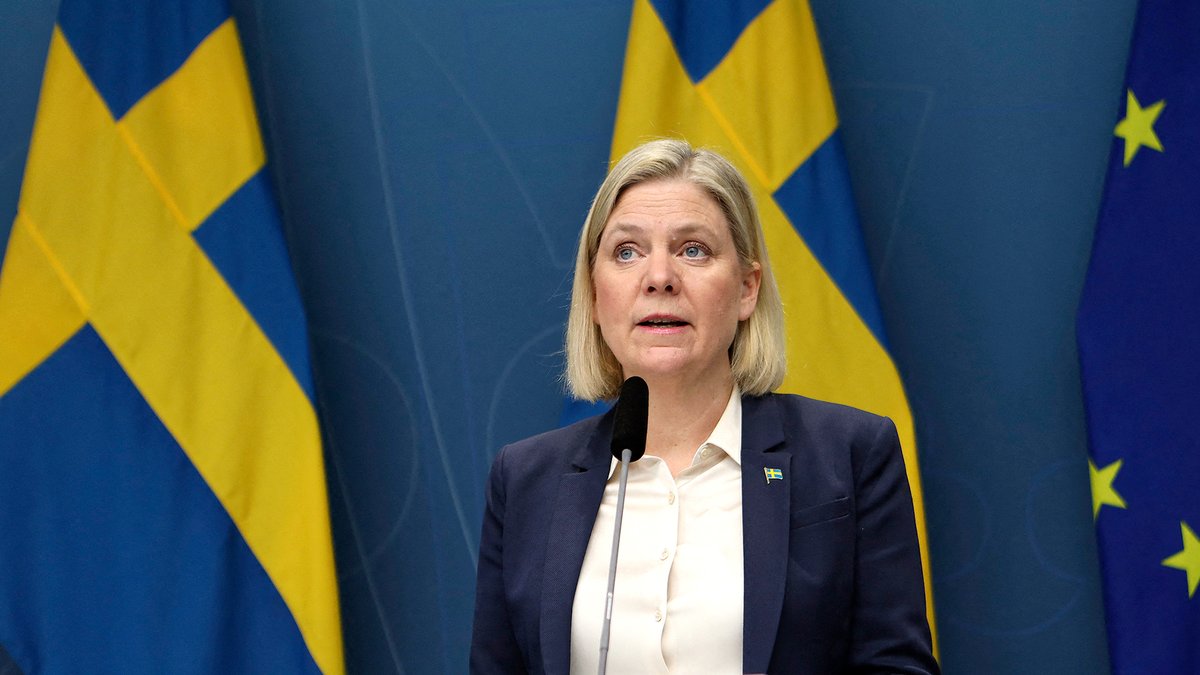Sweden's Social Democratic Party has decided the country should work toward a Swedish application to join NATO cnn.it/3MgifwV