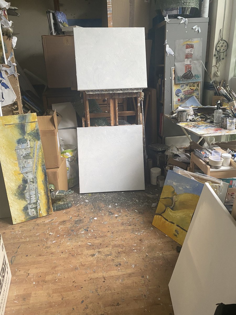 staithesartist's tweet photo. A day mostly about prepping and watching #TomKeating videos on YouTube. We talked about him on our #pleinair trip yesterday. They are a great watch, he was so talented and knowledgeable. Those of a #certainage will remember him. https://t.co/lcaO9Iry3u